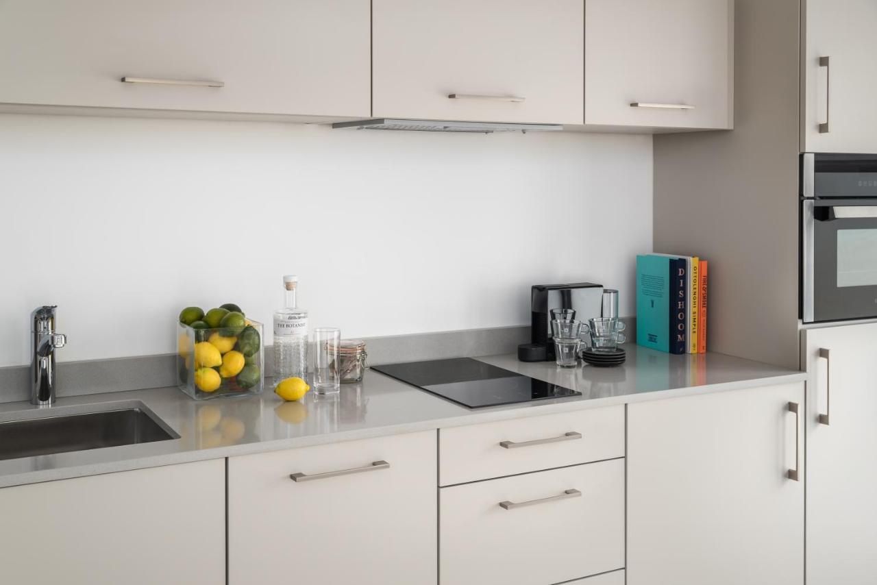 Q Square By Supercity Aparthotels Brighton Екстериор снимка