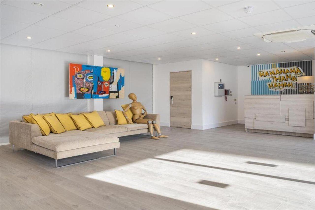 Q Square By Supercity Aparthotels Brighton Екстериор снимка