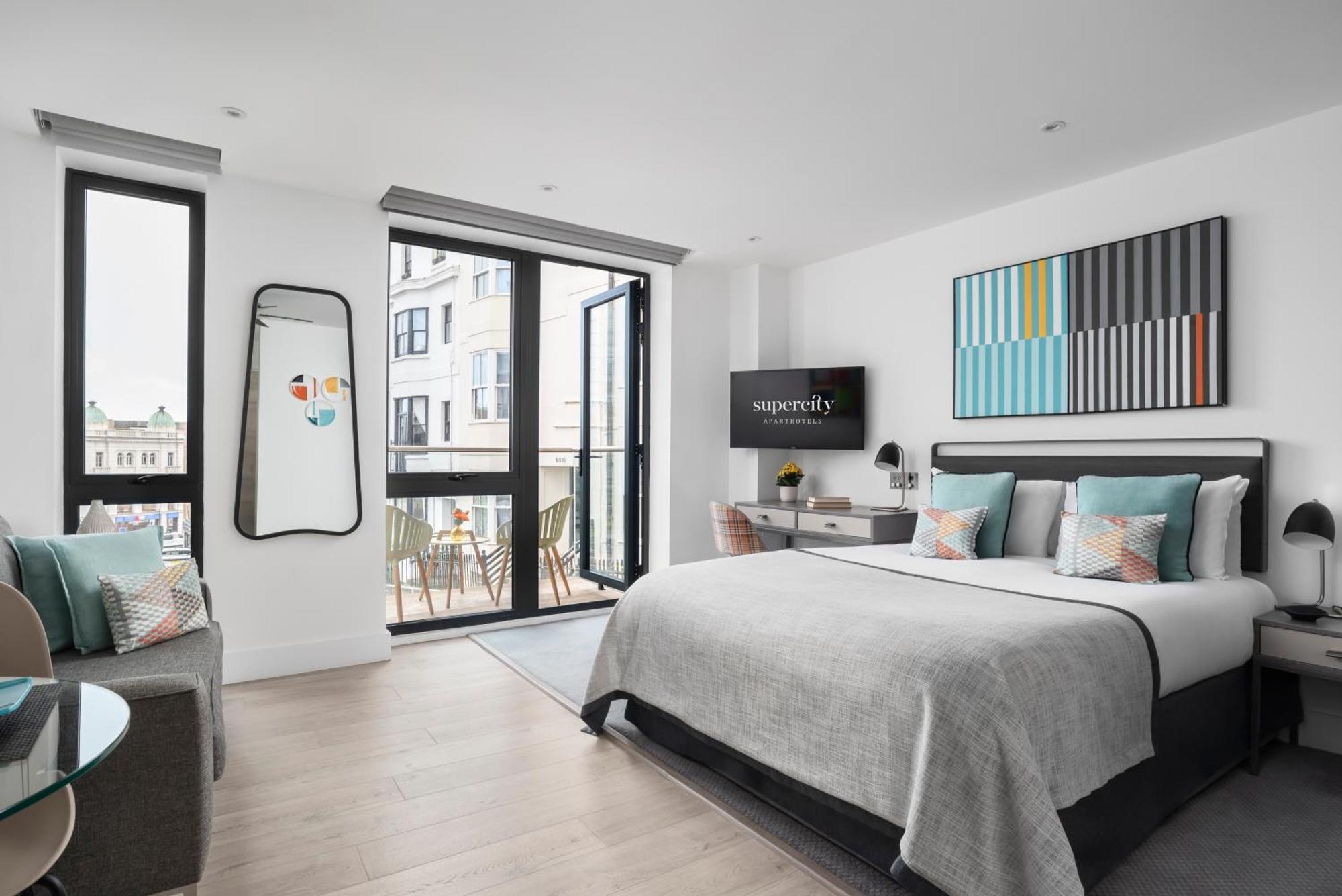 Q Square By Supercity Aparthotels Brighton Екстериор снимка