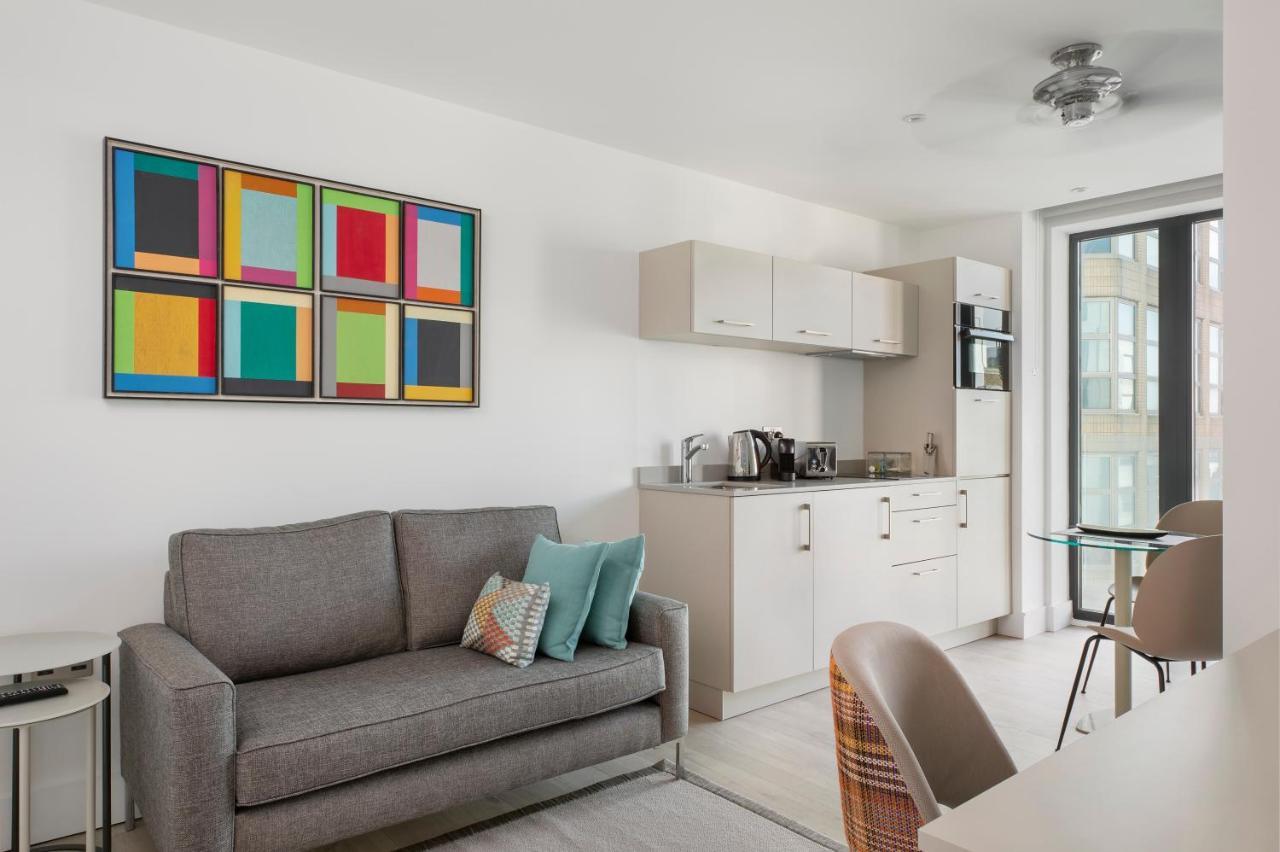 Q Square By Supercity Aparthotels Brighton Екстериор снимка
