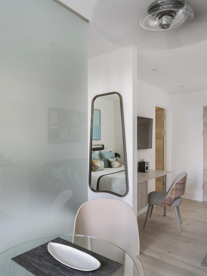 Q Square By Supercity Aparthotels Brighton Екстериор снимка
